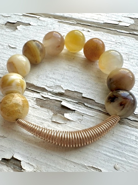 Handmade Jewelry - Gold Coil Agate Beaded Stretch Bracelet in Yellow and Cream